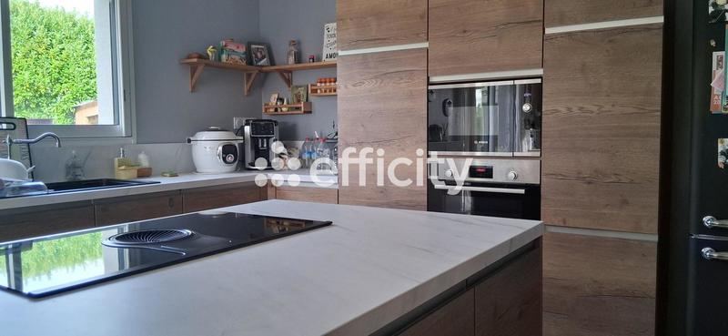 Maison - 121 m² - 5 pièces