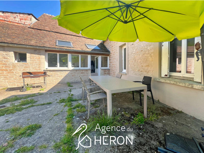 Maison - 104 m² - 4 pièces