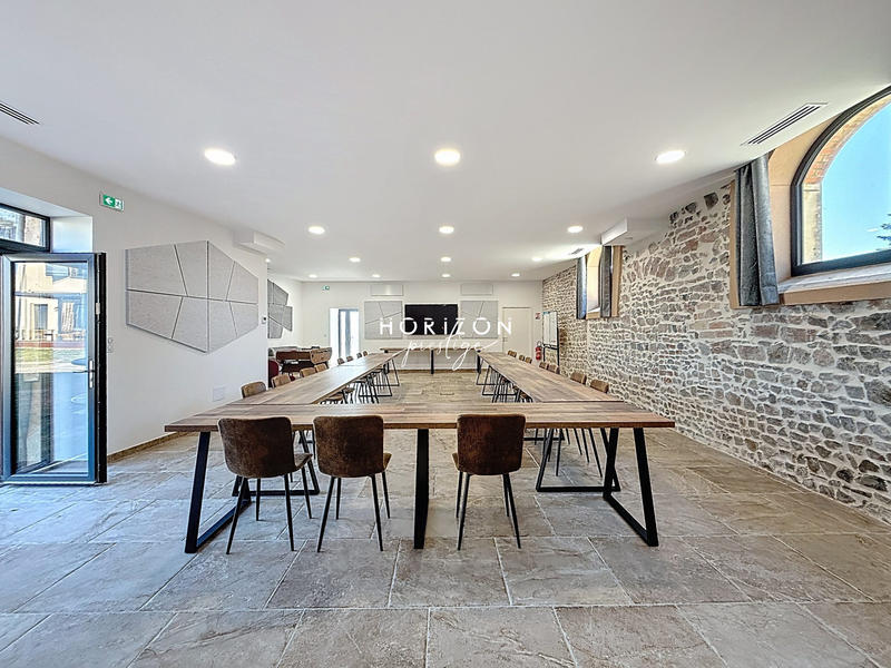 Maison ancienne - 433 m² - 10 pièces