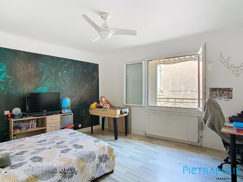 Maison - 260 m² - 5 pièces