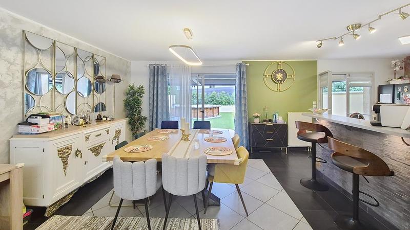 Maison - 96 m² - 4 pièces