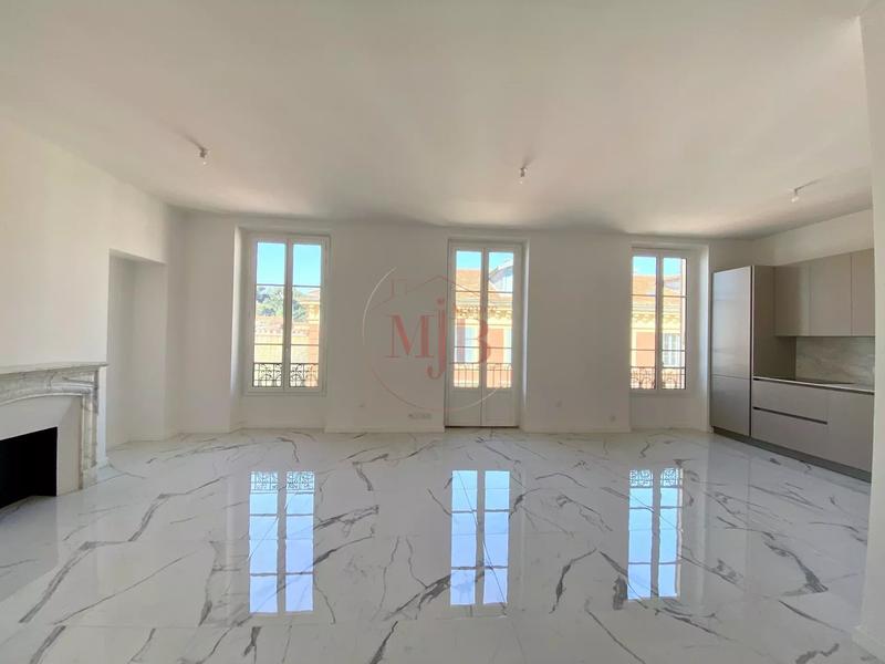 Appartement - 90 m² - 3 pièces