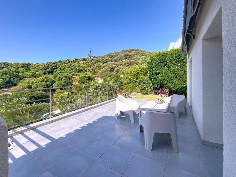 Maison - 170 m² - 6 pièces