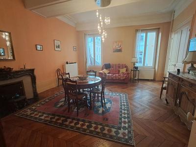 Appartement - 169 m² - 6 pièces
