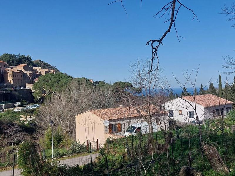 Terrain constructible - 1 100 m²