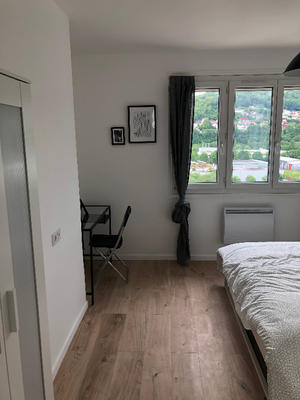 Chambre - 84 m² - 5 pièces