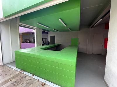 Local commercial - 616 m²