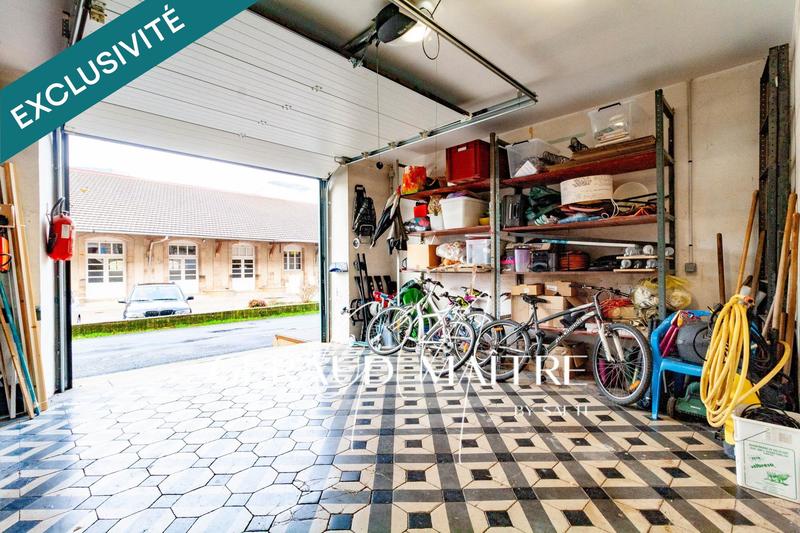 Maison - 242 m² - 10 pièces