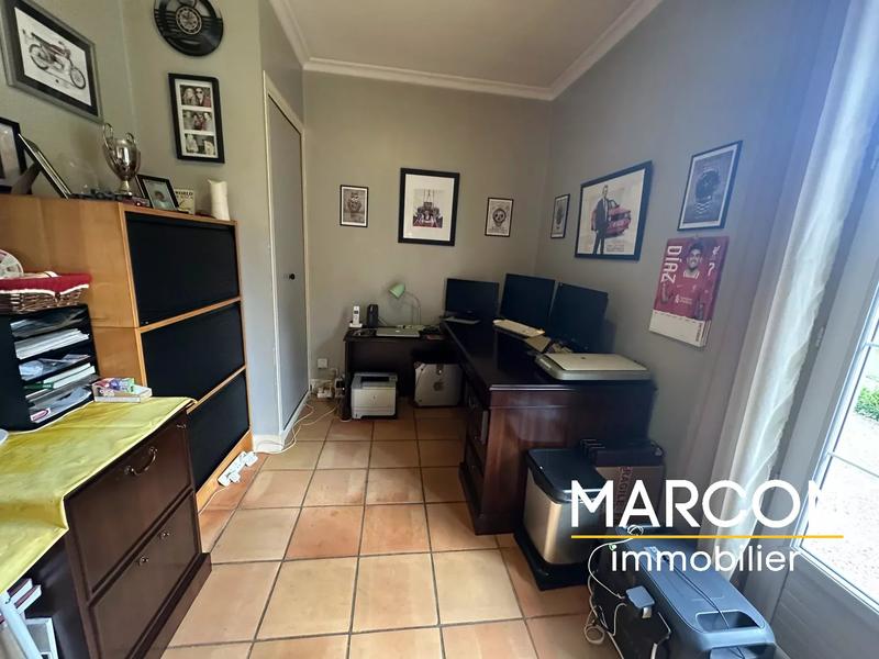 Propriété - 174 m² - 11 pièces