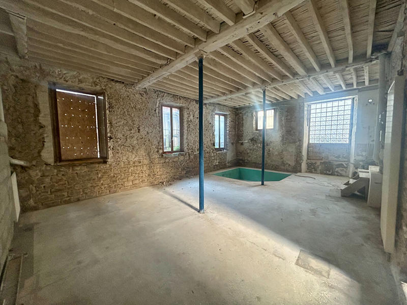 Local commercial - 75 m² - 1 pièce