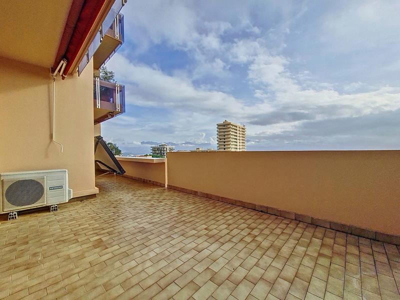 Appartement - 143 m² - 5 pièces