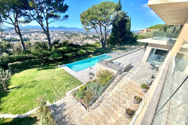 Villa - 372 m² - 8 pièces