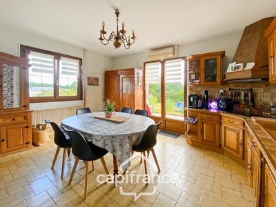 Maison - 186 m² - 9 pièces