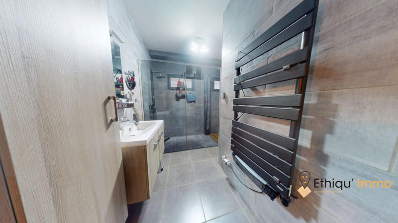 Maison - 165 m² - 8 pièces