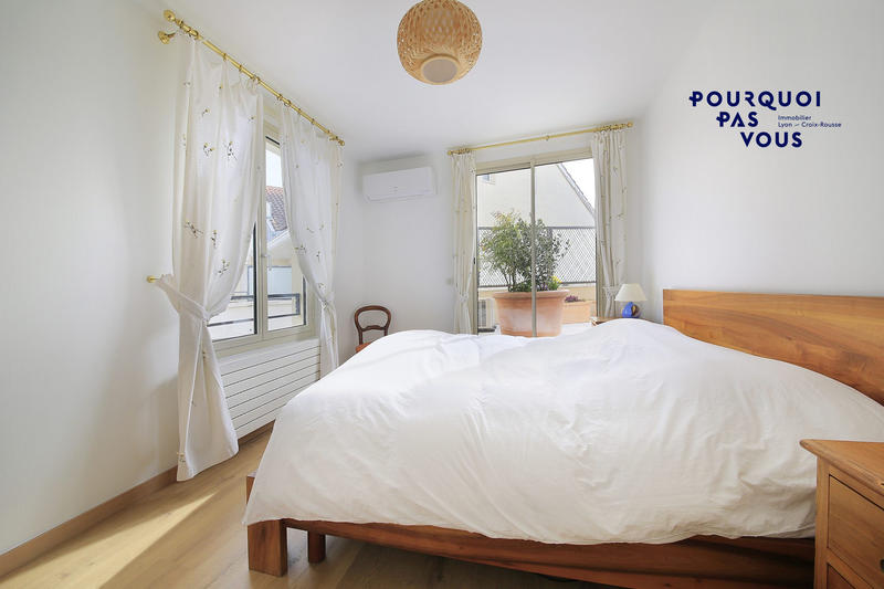 Appartement - 210 m² - 6 pièces