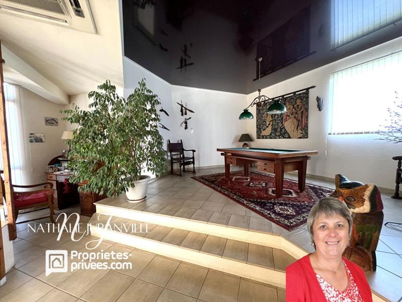 Demeure - 280 m² - 6 pièces