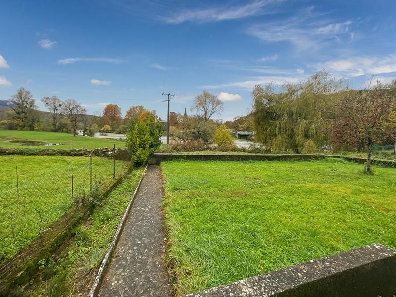 Maison - 250 m² - 8 pièces