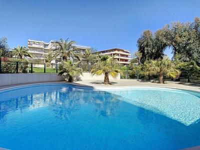 Studio - 30 m² - 1 pièce