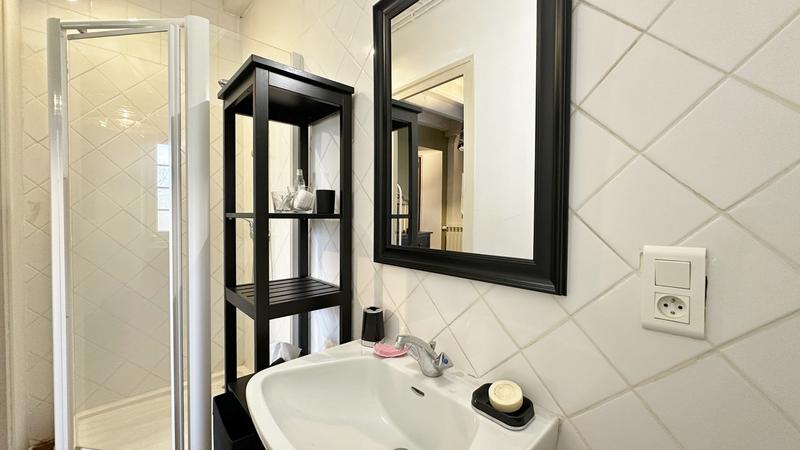 Maison - 230 m² - 7 pièces