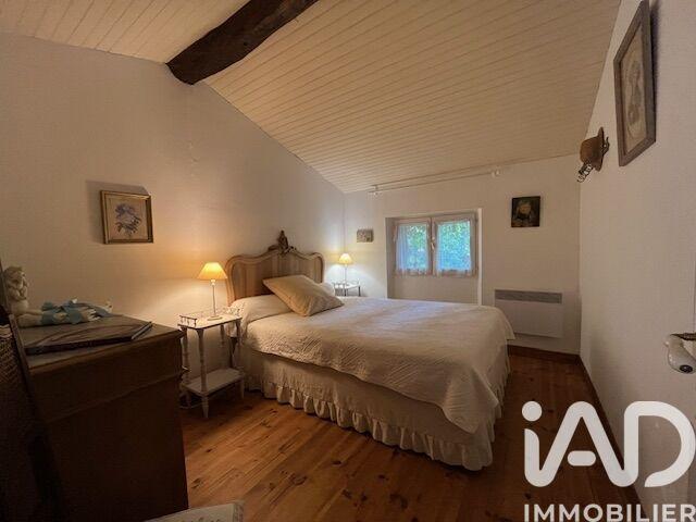 Maison - 318 m² - 12 pièces