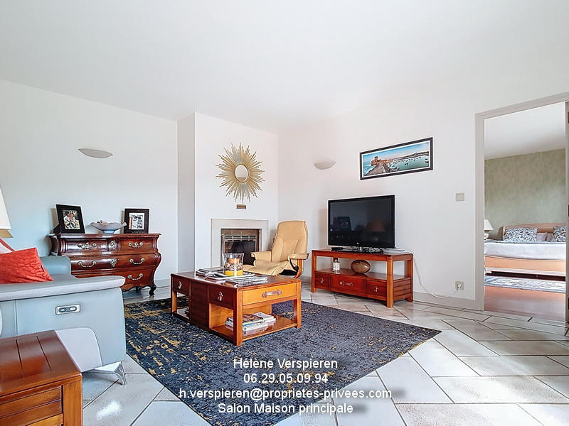 Maison - 223 m² - 12 pièces