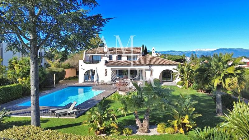 Villa - 253 m² - 7 pièces