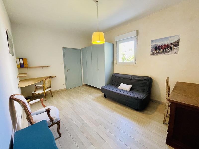 Maison - 189 m² - 8 pièces