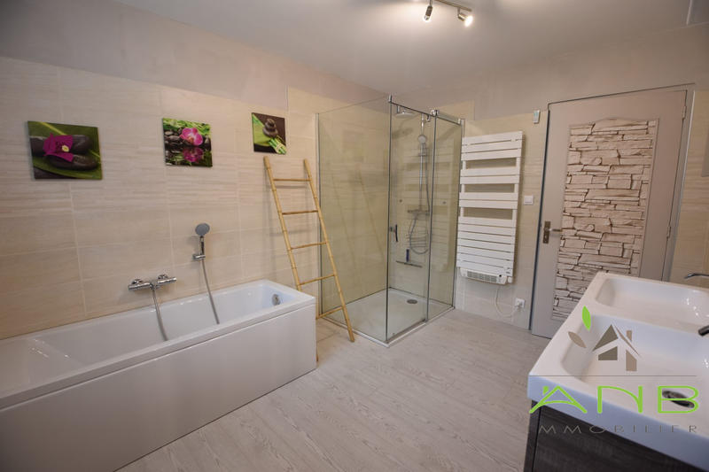 Maison - 160 m² - 6 pièces