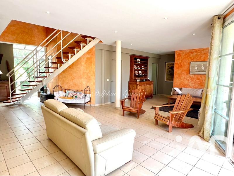 Maison de maîtres - 235 m² - 7 pièces