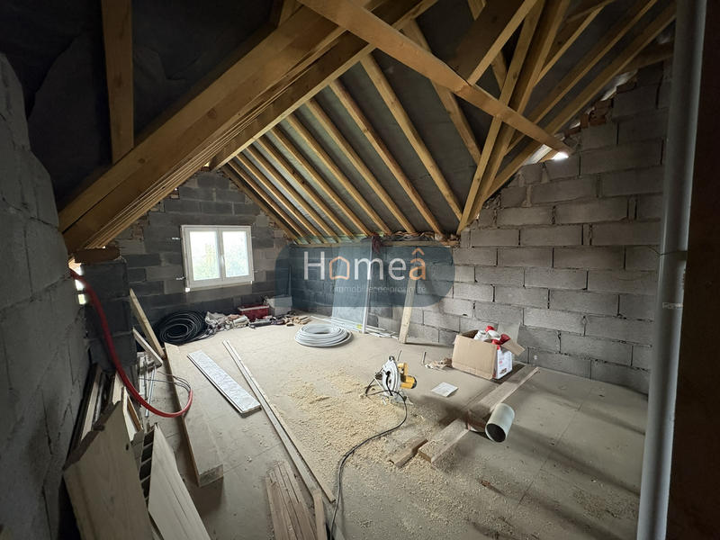 Maison - 204 m² - 4 pièces