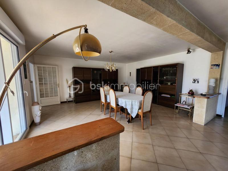 Pavillon - 233 m² - 6 pièces