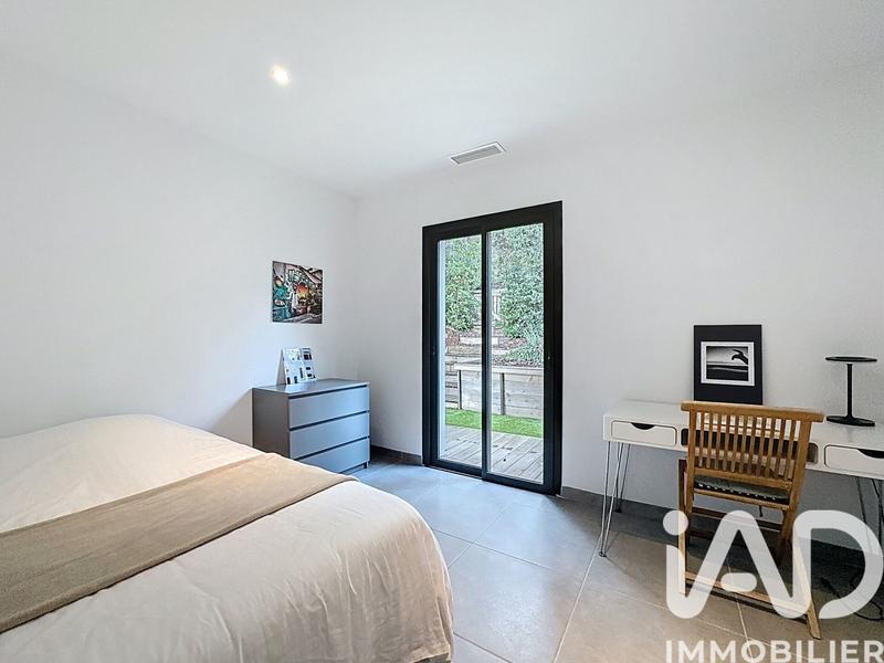 Maison - 207 m² - 8 pièces