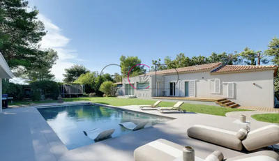 Villa - 180 m² - 7 pièces