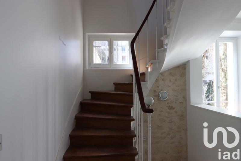 Maison - 235 m² - 8 pièces