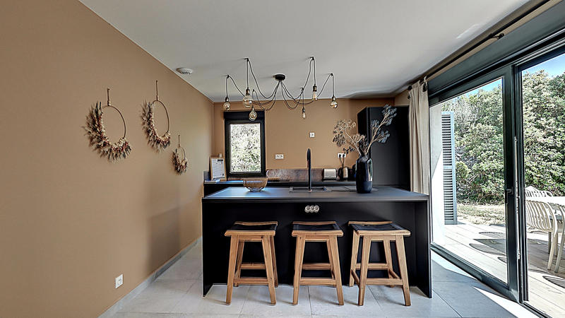 Appartement - 100 m² - 4 pièces