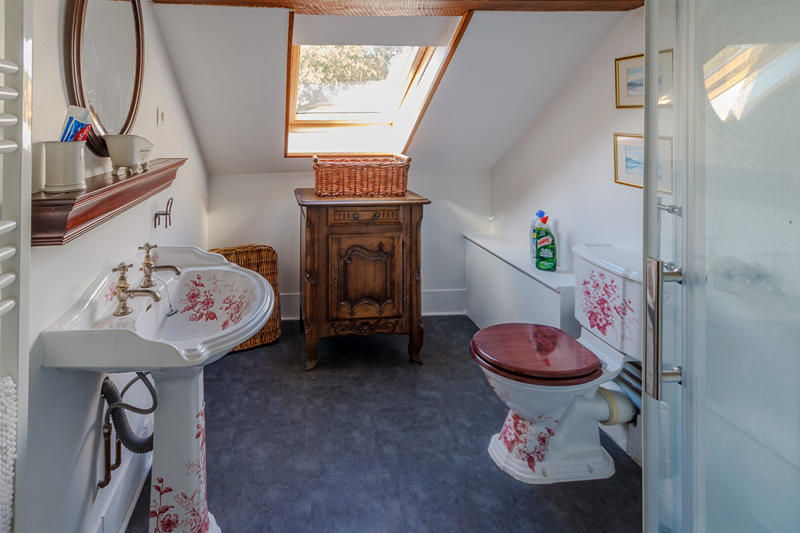 Maison - 330 m² - 8 pièces