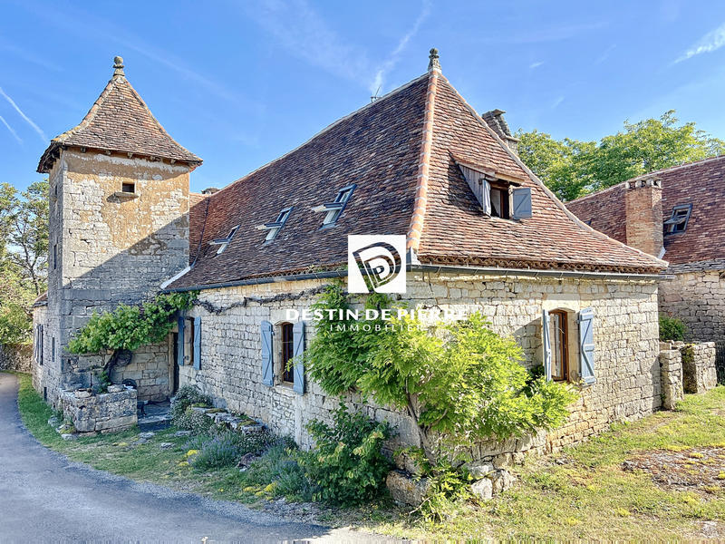 Maison - 280 m² - 8 pièces