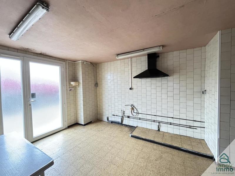 Local commercial - 300 m² - 5 pièces