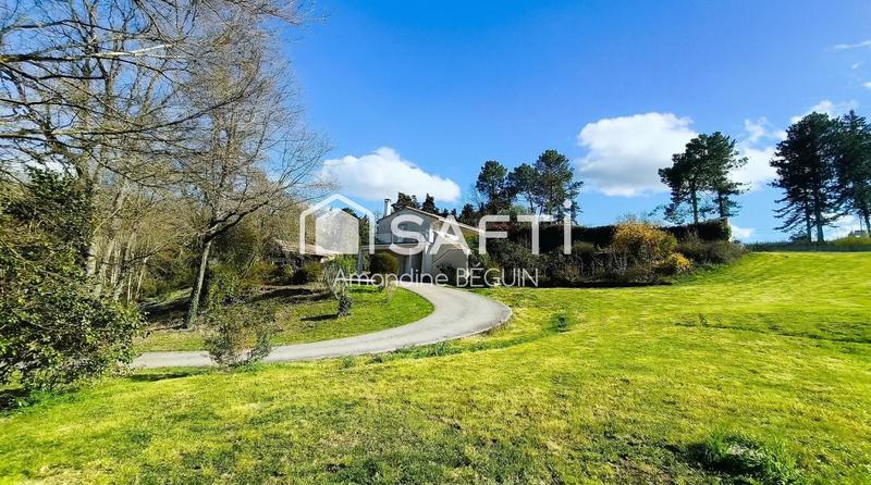 Maison - 200 m² - 8 pièces