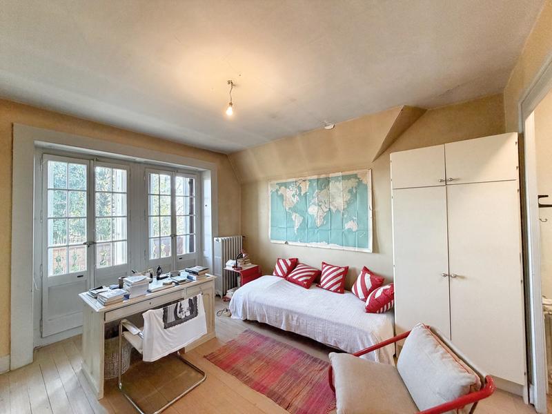 Maison - 236 m² - 8 pièces