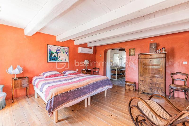 Maison - 218 m² - 6 pièces