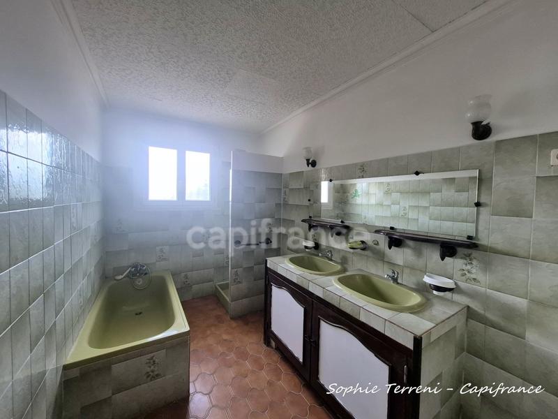 Maison - 157 m² - 8 pièces