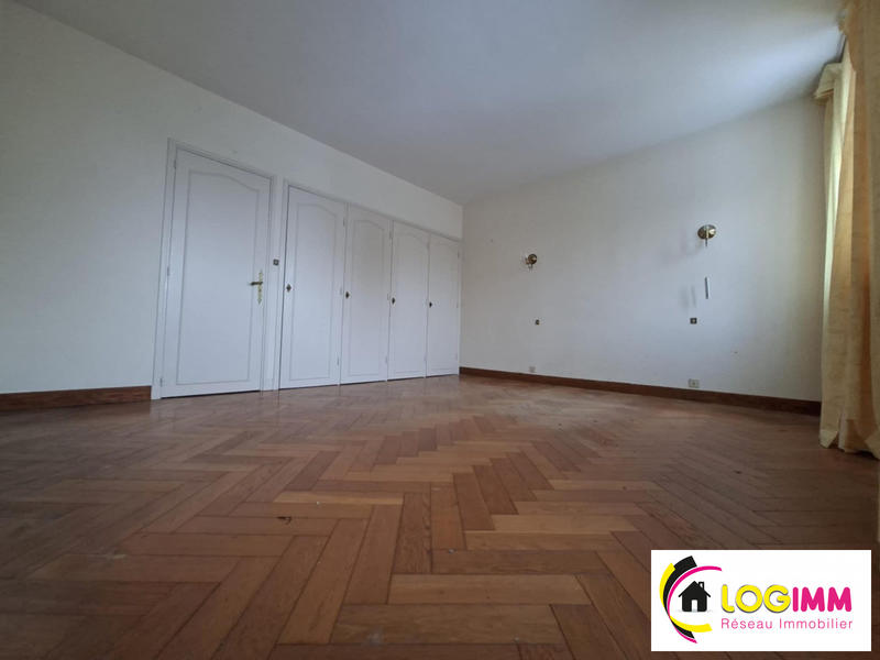 Maison - 188 m² - 9 pièces