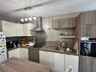 Appartement - 80 m² - 3 pièces