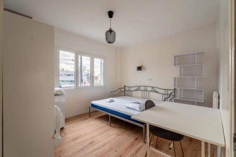 Maison - 220 m² - 10 pièces