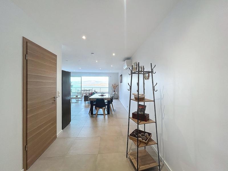 Appartement - 99 m² - 4 pièces