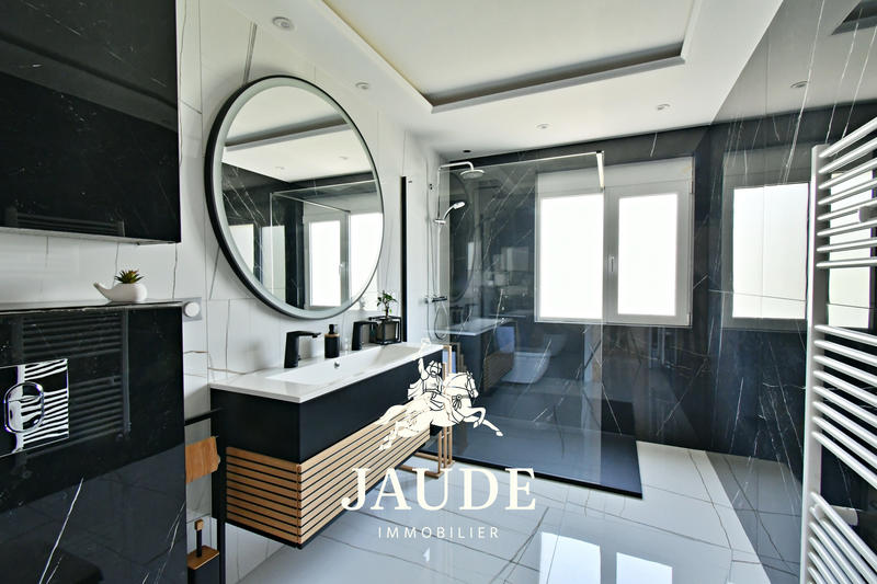 Maison - 135 m² - 6 pièces