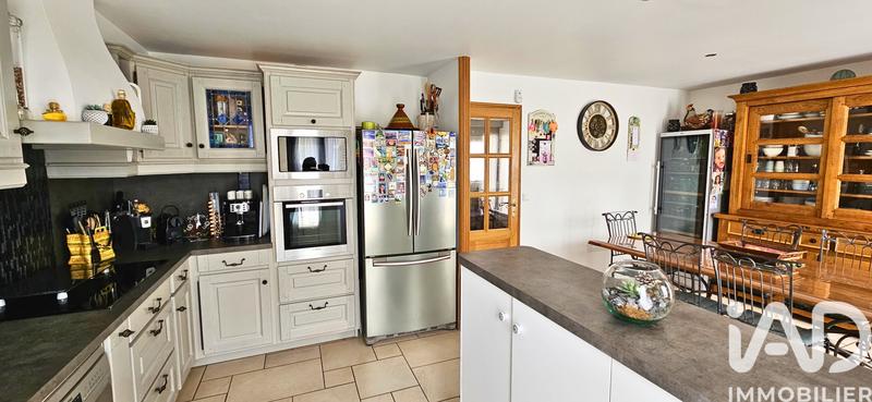 Maison - 205 m² - 7 pièces