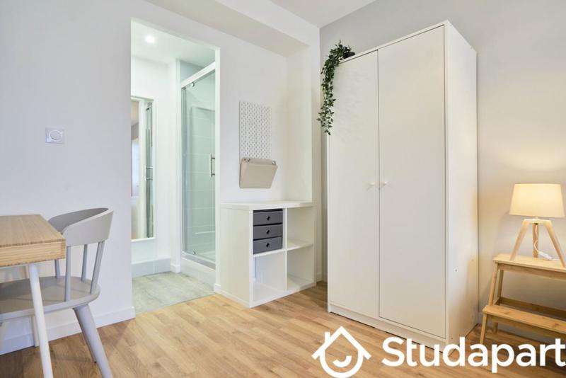 Chambre - 12 m² - 1 pièce