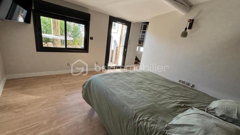 Villa - 180 m² - 5 pièces